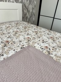 Покрывало стеганое 220х240 см с розами купить в подарок