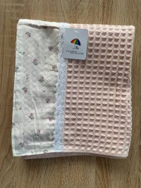 Вафельное полотенце розовое 50×90 см с кружевом — подарок