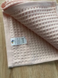 Вафельное полотенце розовое 50×90 см с кружевом — подарок